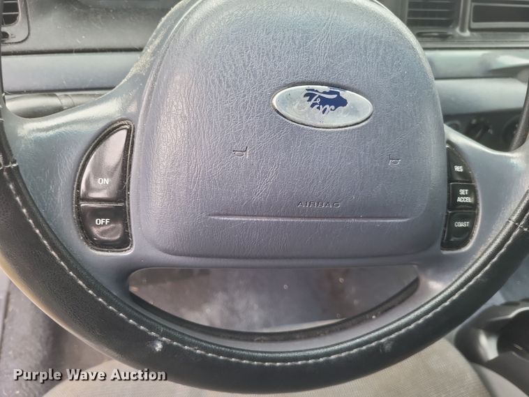 image for item EJ8105 2002 Ford Crown Victoria Police Interceptor 