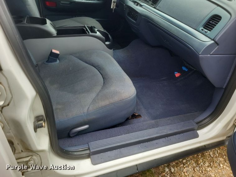 image for item EJ8105 2002 Ford Crown Victoria Police Interceptor 