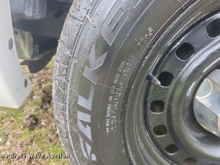 image for item EJ8105 2002 Ford Crown Victoria Police Interceptor 