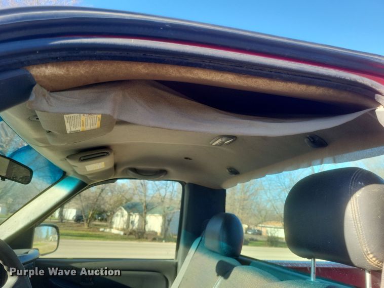 image for item EJ8131 2002 Chevrolet Silverado 1500 pickup truck