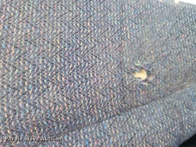 image for item EJ8131 2002 Chevrolet Silverado 1500 pickup truck