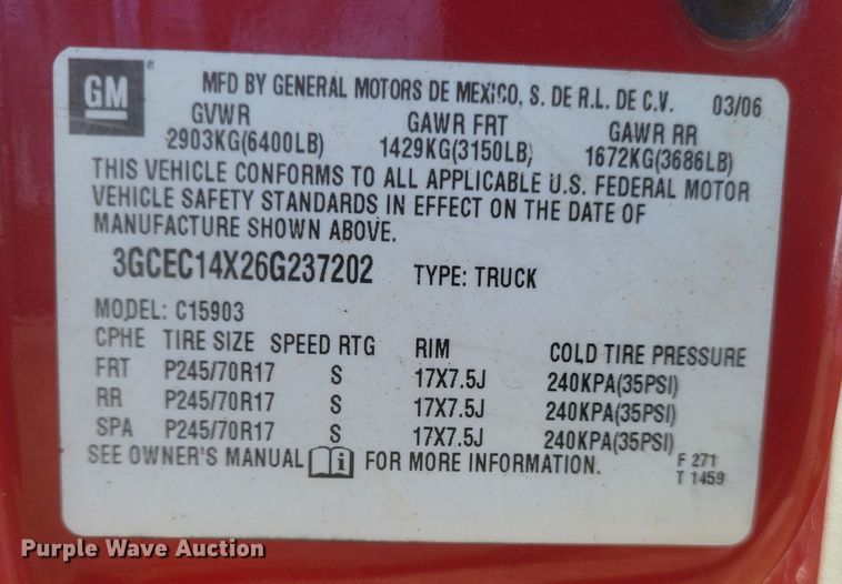 image for item EJ8131 2002 Chevrolet Silverado 1500 pickup truck