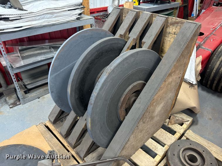 image for item EN5007 Van Norman 111 crankshaft re-grinder