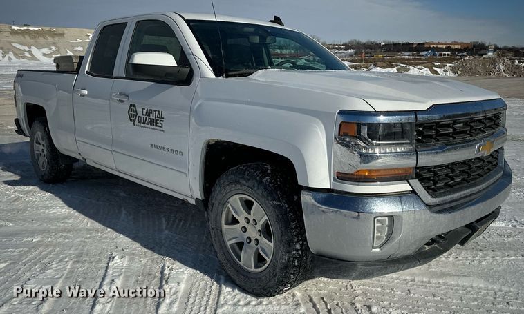 image for item EN5024 2017 Chevrolet Silverado 1500 Crew Cab pickup truck