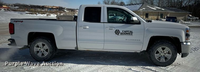 image for item EN5024 2017 Chevrolet Silverado 1500 Crew Cab pickup truck