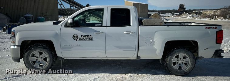 image for item EN5024 2017 Chevrolet Silverado 1500 Crew Cab pickup truck