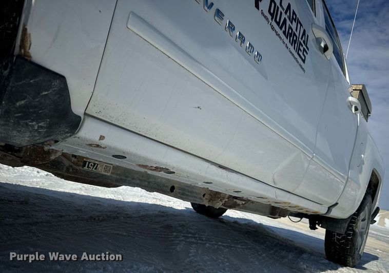 image for item EN5024 2017 Chevrolet Silverado 1500 Crew Cab pickup truck