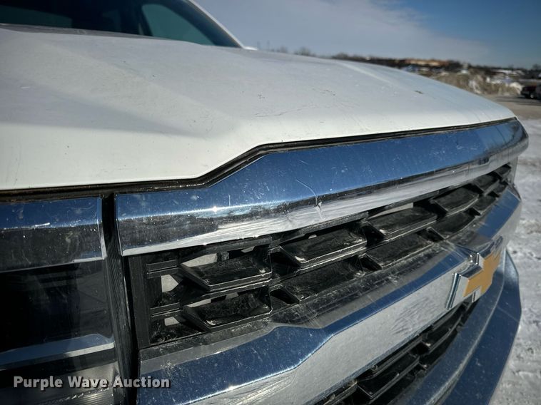 image for item EN5024 2017 Chevrolet Silverado 1500 Crew Cab pickup truck