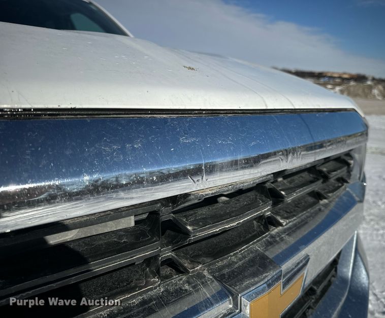 image for item EN5024 2017 Chevrolet Silverado 1500 Crew Cab pickup truck