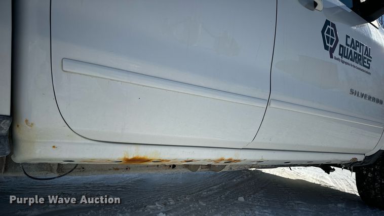 image for item EN5024 2017 Chevrolet Silverado 1500 Crew Cab pickup truck