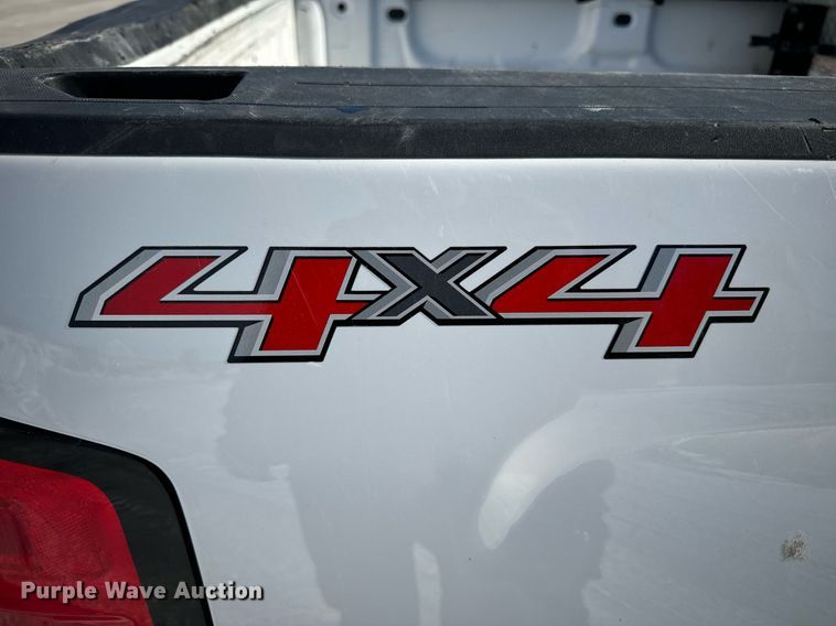 image for item EN5024 2017 Chevrolet Silverado 1500 Crew Cab pickup truck