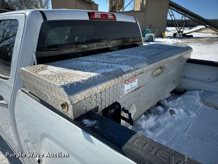 image for item EN5024 2017 Chevrolet Silverado 1500 Crew Cab pickup truck