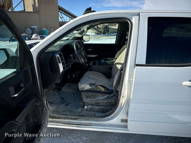 image for item EN5024 2017 Chevrolet Silverado 1500 Crew Cab pickup truck