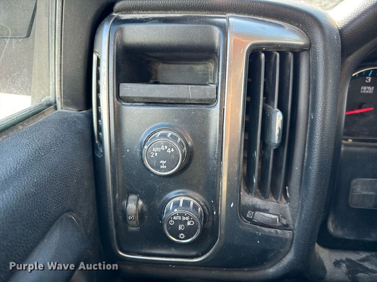 image for item EN5024 2017 Chevrolet Silverado 1500 Crew Cab pickup truck