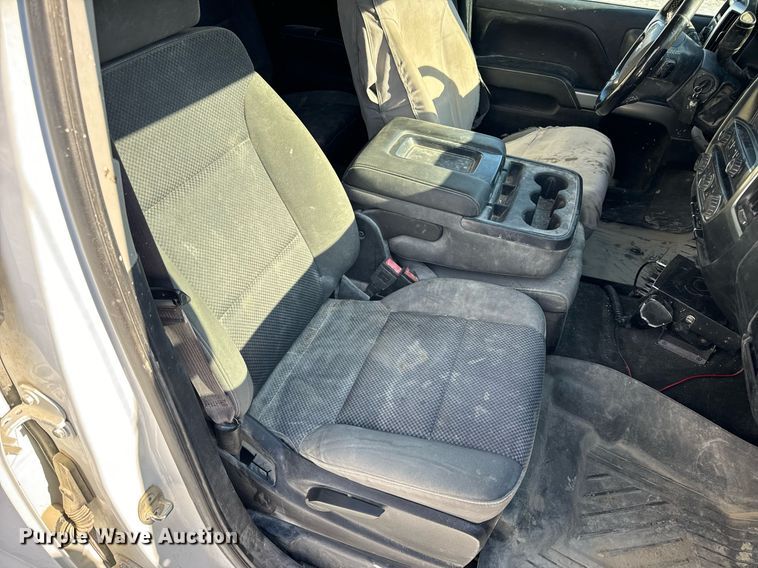 image for item EN5024 2017 Chevrolet Silverado 1500 Crew Cab pickup truck