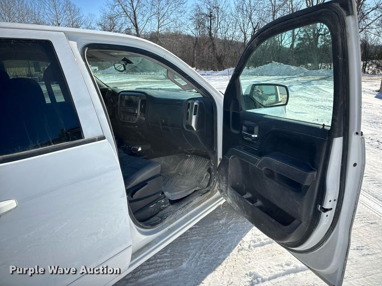 image for item EN5024 2017 Chevrolet Silverado 1500 Crew Cab pickup truck