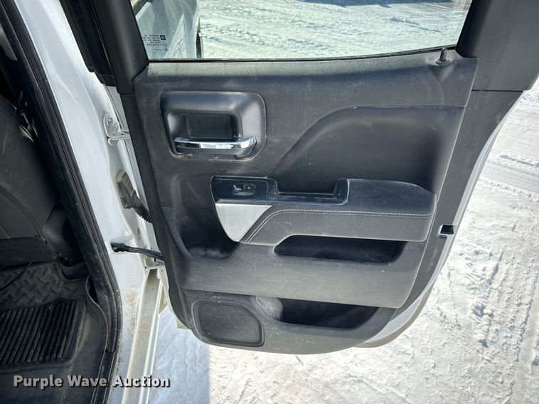 image for item EN5024 2017 Chevrolet Silverado 1500 Crew Cab pickup truck