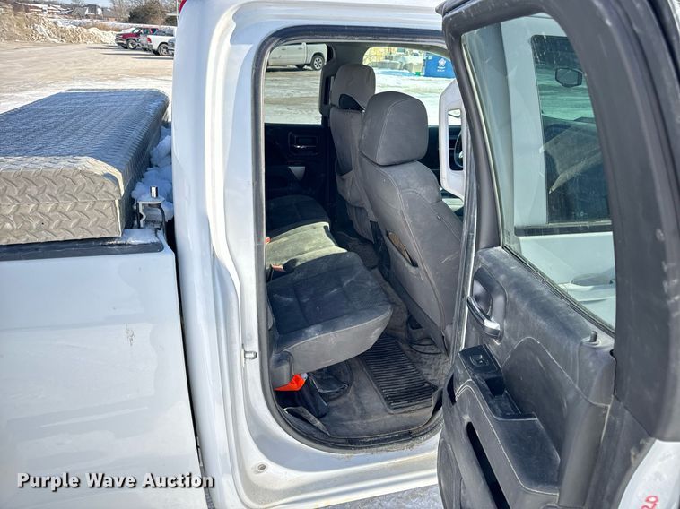 image for item EN5024 2017 Chevrolet Silverado 1500 Crew Cab pickup truck