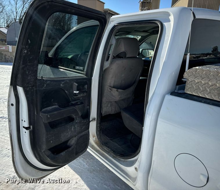 image for item EN5024 2017 Chevrolet Silverado 1500 Crew Cab pickup truck