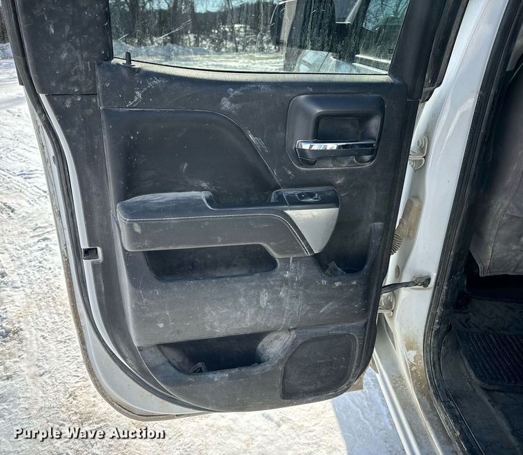 image for item EN5024 2017 Chevrolet Silverado 1500 Crew Cab pickup truck