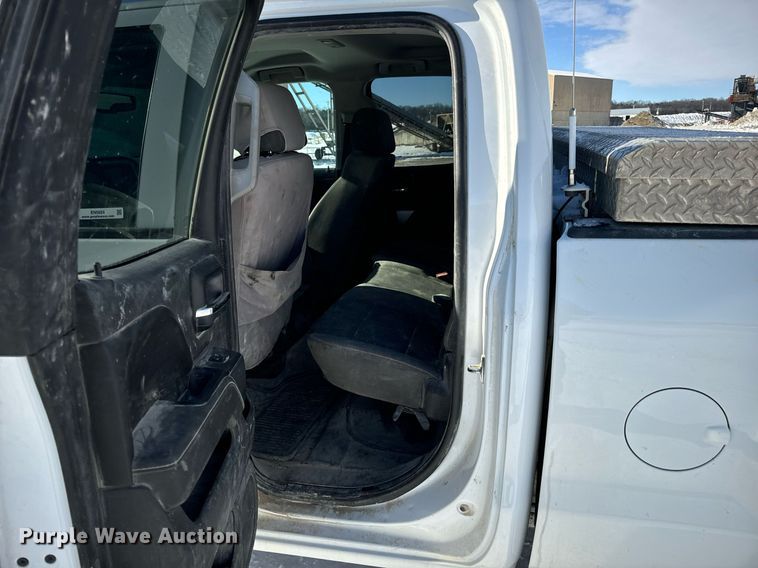 image for item EN5024 2017 Chevrolet Silverado 1500 Crew Cab pickup truck