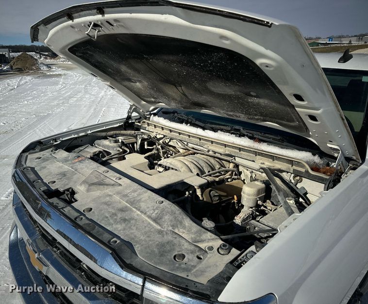 image for item EN5024 2017 Chevrolet Silverado 1500 Crew Cab pickup truck