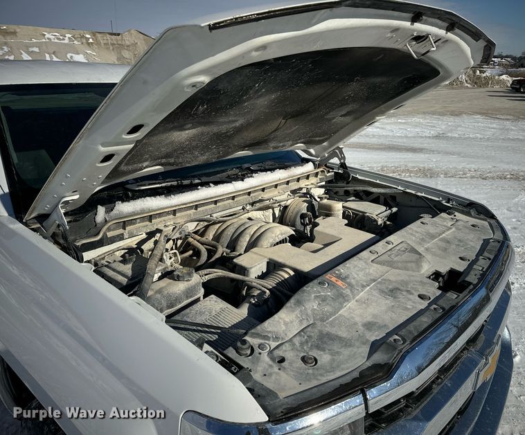 image for item EN5024 2017 Chevrolet Silverado 1500 Crew Cab pickup truck