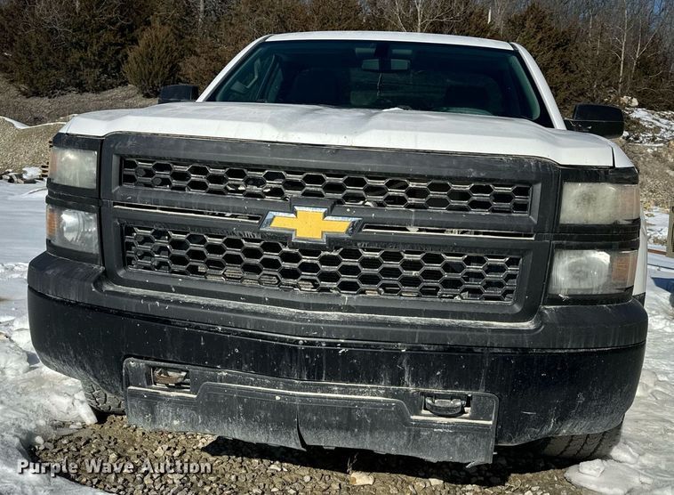 image for item EN5028 2015 Chevrolet Silverado 1500 pickup truck
