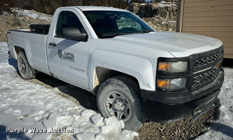 image for item EN5028 2015 Chevrolet Silverado 1500 pickup truck