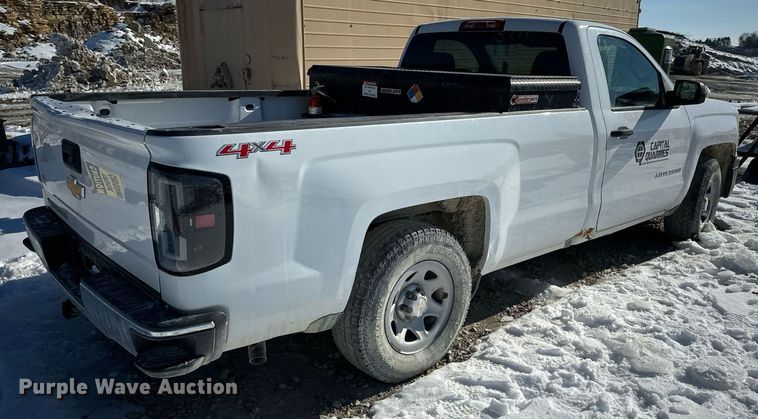 image for item EN5028 2015 Chevrolet Silverado 1500 pickup truck