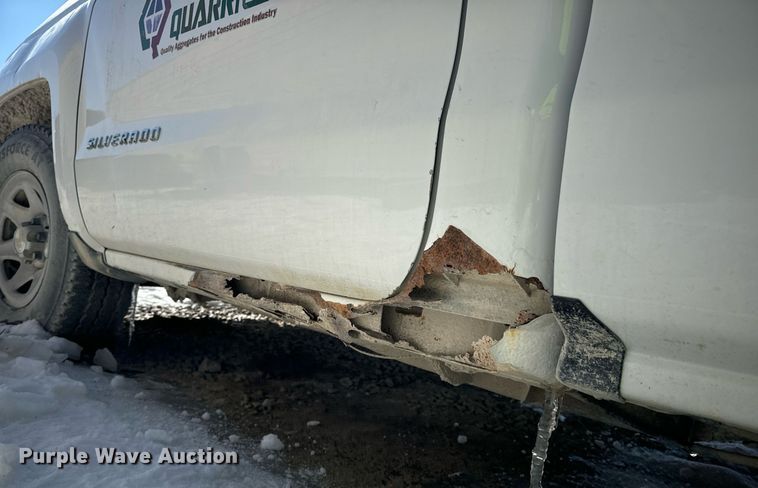 image for item EN5028 2015 Chevrolet Silverado 1500 pickup truck