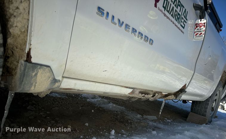 image for item EN5028 2015 Chevrolet Silverado 1500 pickup truck