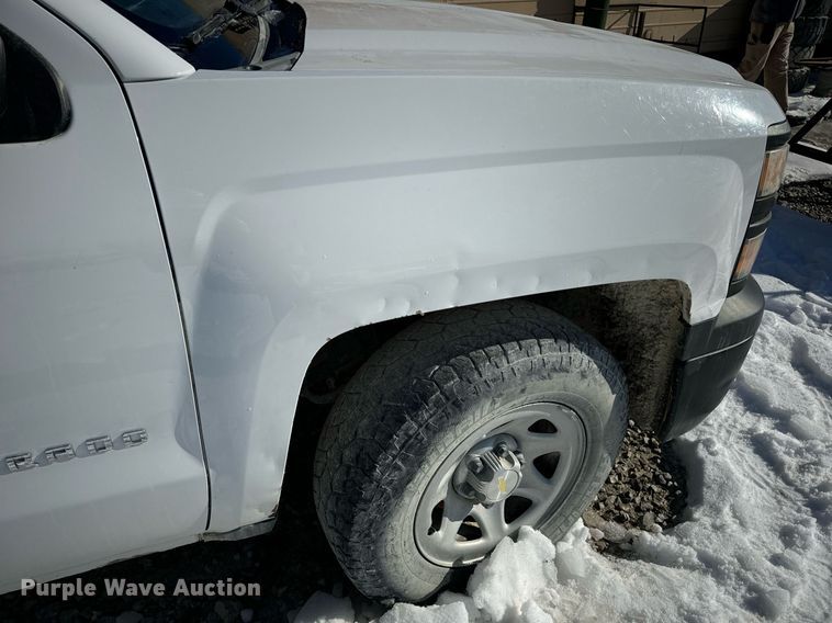 image for item EN5028 2015 Chevrolet Silverado 1500 pickup truck