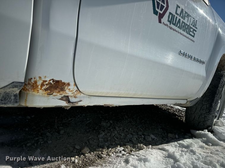 image for item EN5028 2015 Chevrolet Silverado 1500 pickup truck