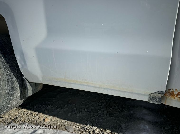 image for item EN5028 2015 Chevrolet Silverado 1500 pickup truck