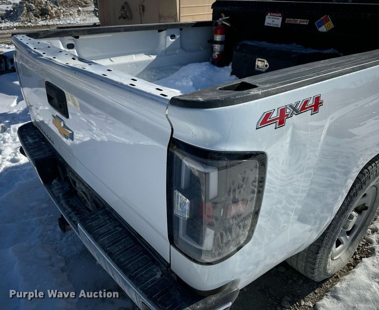 image for item EN5028 2015 Chevrolet Silverado 1500 pickup truck