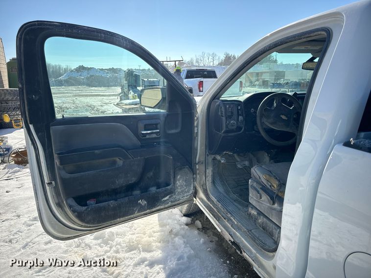 image for item EN5028 2015 Chevrolet Silverado 1500 pickup truck