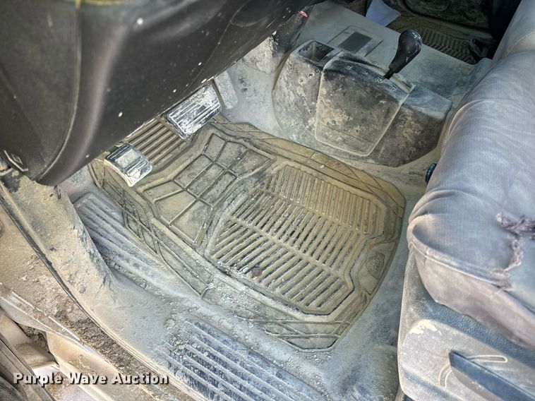 image for item EN5028 2015 Chevrolet Silverado 1500 pickup truck