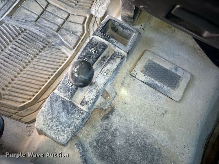 image for item EN5028 2015 Chevrolet Silverado 1500 pickup truck