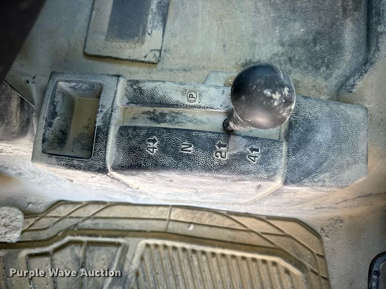 image for item EN5028 2015 Chevrolet Silverado 1500 pickup truck