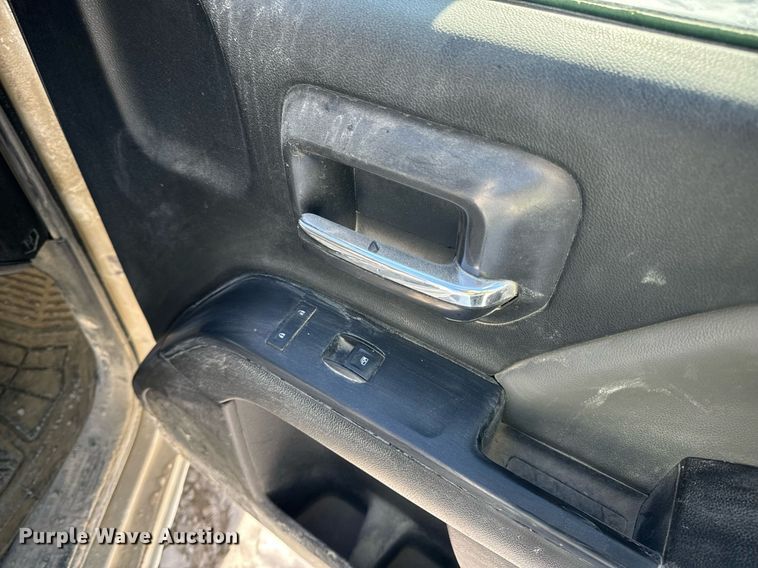 image for item EN5028 2015 Chevrolet Silverado 1500 pickup truck