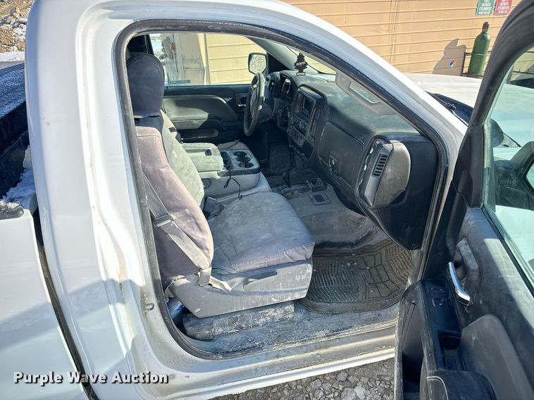 image for item EN5028 2015 Chevrolet Silverado 1500 pickup truck