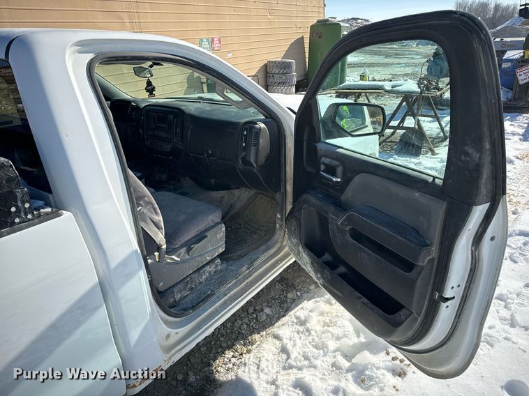 image for item EN5028 2015 Chevrolet Silverado 1500 pickup truck