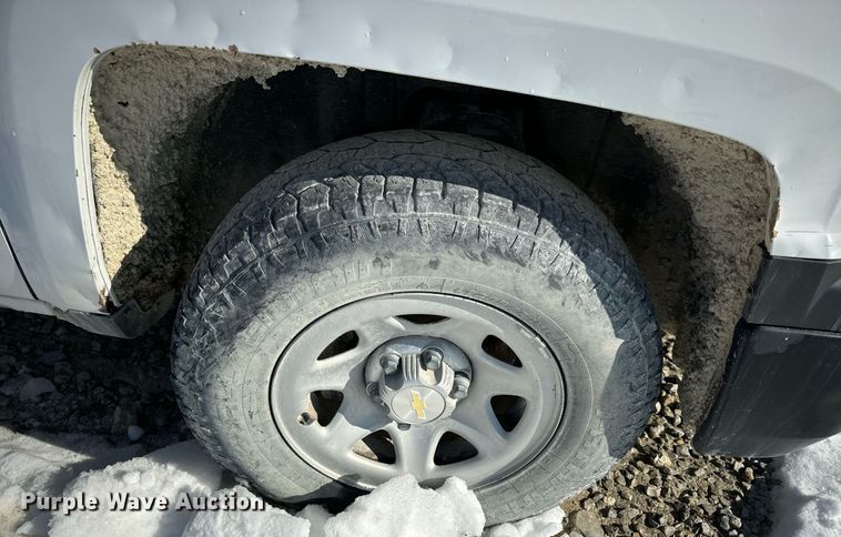 image for item EN5028 2015 Chevrolet Silverado 1500 pickup truck