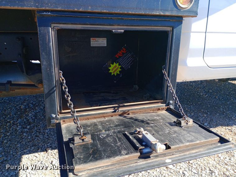 image for item EO0503 2014 Dodge Ram 5500HD flatbed truck