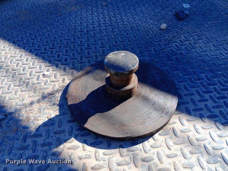 image for item EO0503 2014 Dodge Ram 5500HD flatbed truck