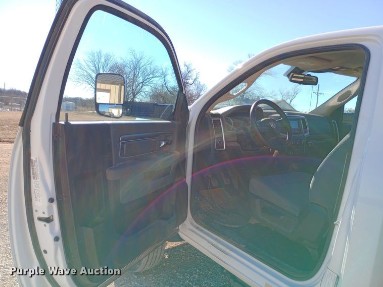 image for item EO0503 2014 Dodge Ram 5500HD flatbed truck