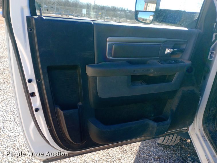 image for item EO0503 2014 Dodge Ram 5500HD flatbed truck