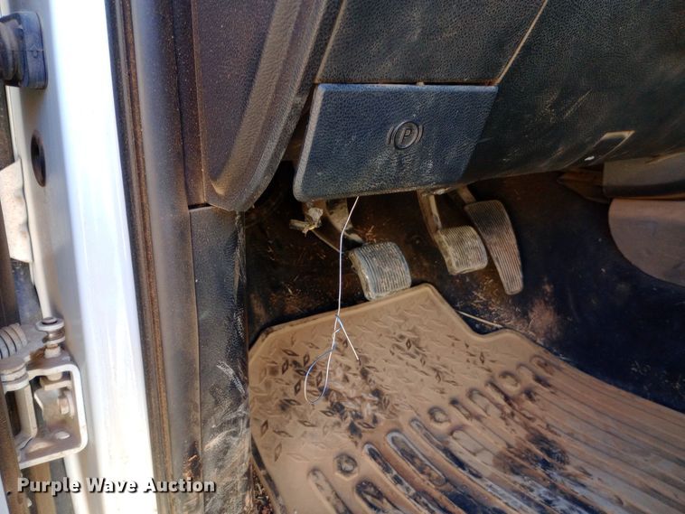 image for item EO0503 2014 Dodge Ram 5500HD flatbed truck