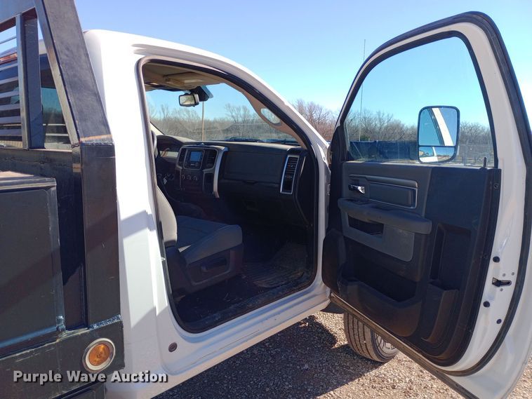 image for item EO0503 2014 Dodge Ram 5500HD flatbed truck